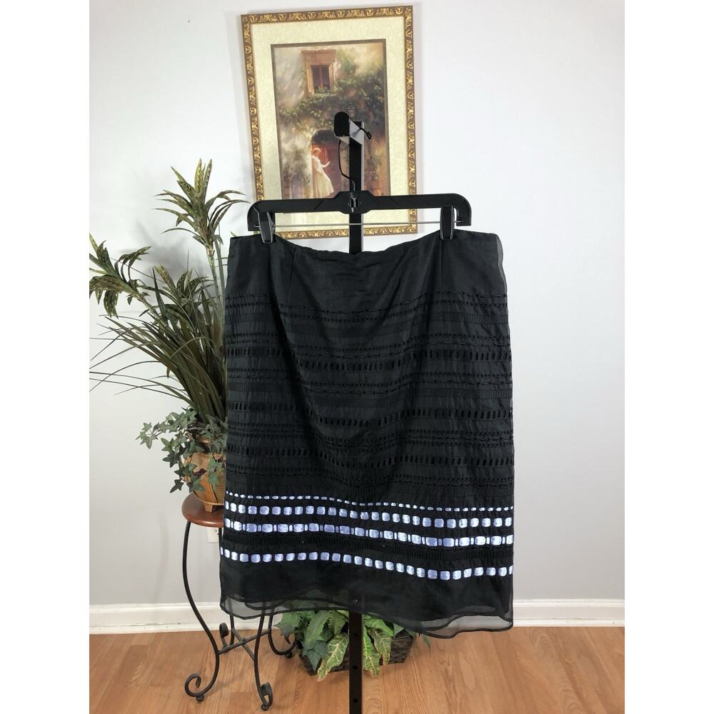 Allen By Allen B Schwartz Women Skirt Size 18 A-Line 100% Silk Black Embroidered